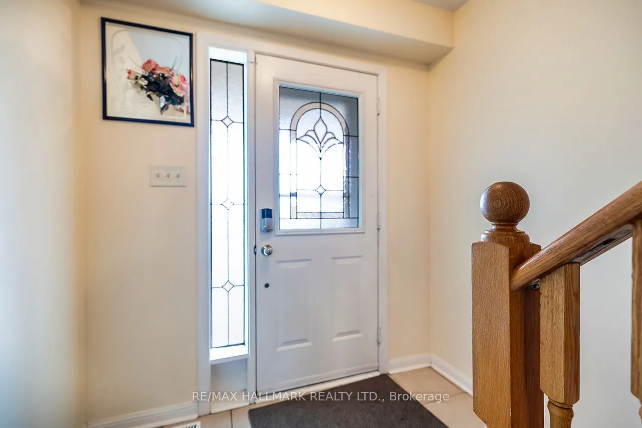 32 Samandria Avenue