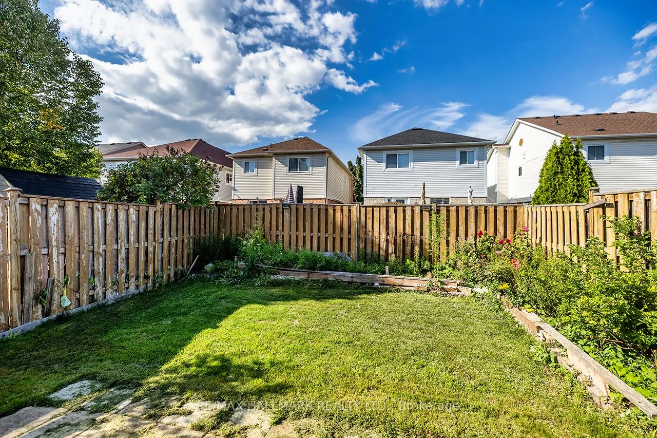 32 Samandria Avenue