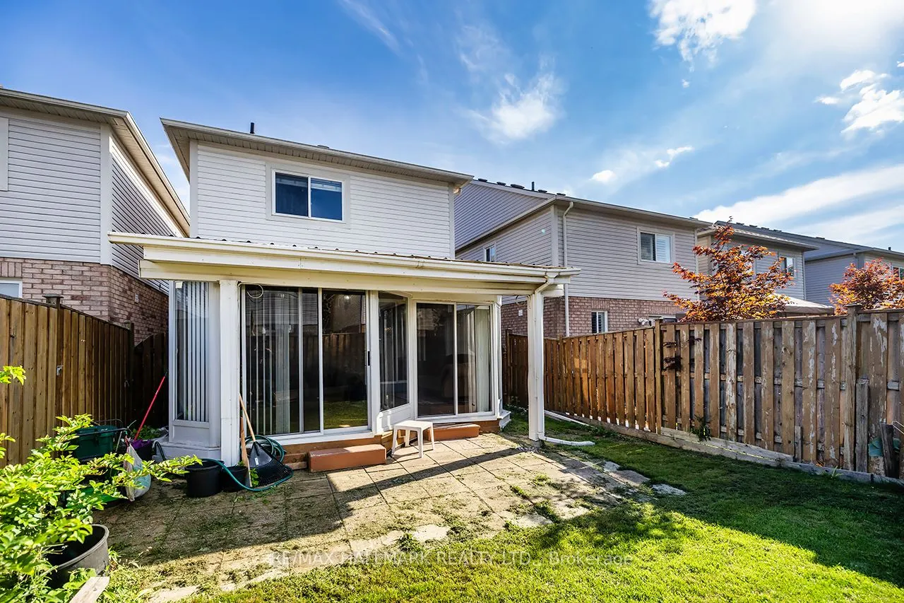 32 Samandria Avenue