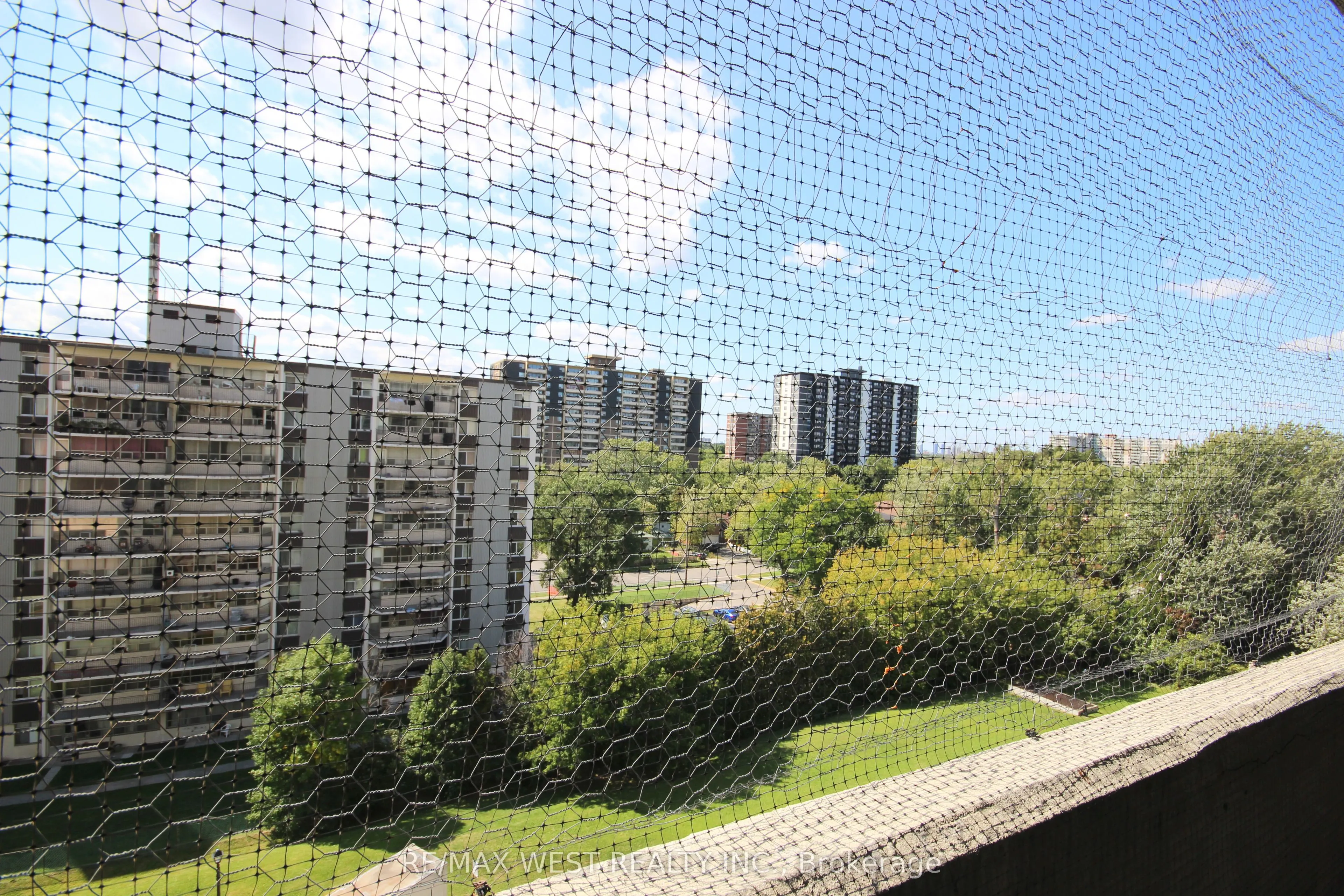 3380 Eglinton Avenue E, #801