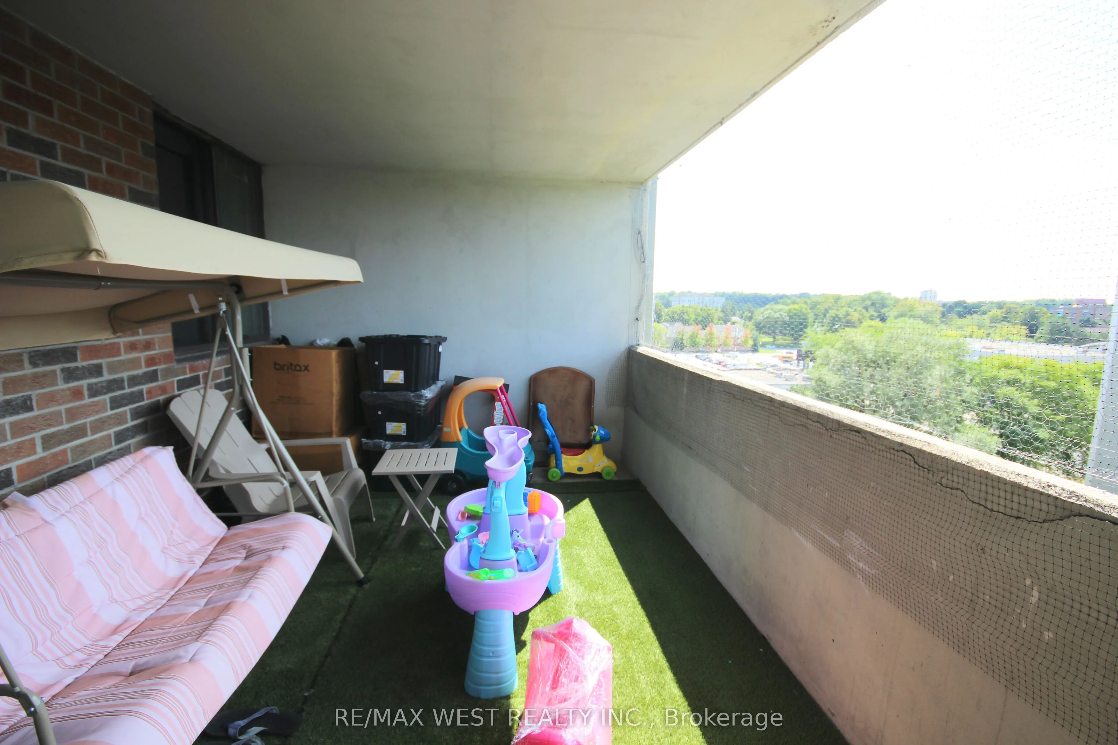 3380 Eglinton Avenue E, #801