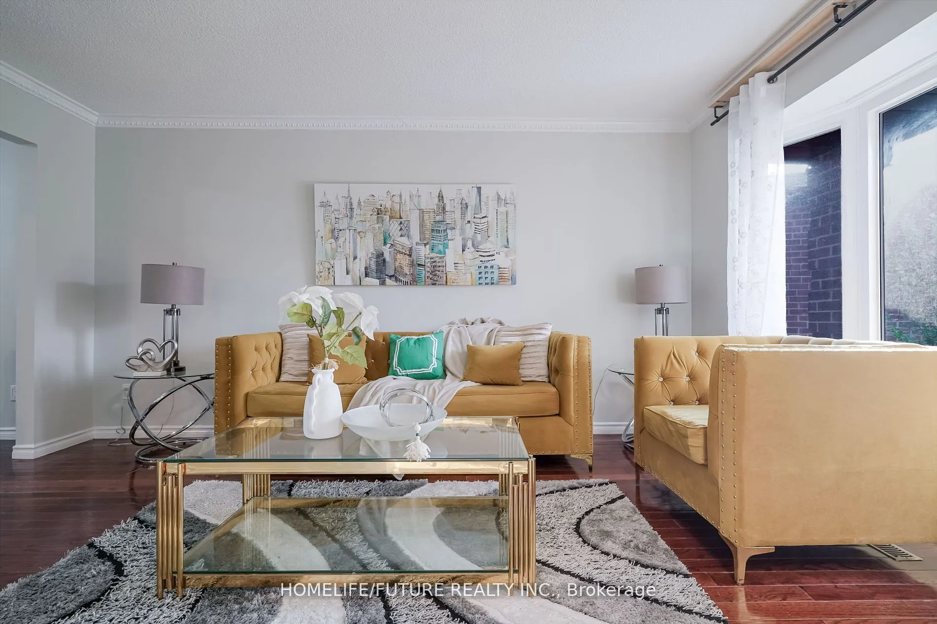 47 Carisbrooke Square, #Main & 2nd Flr