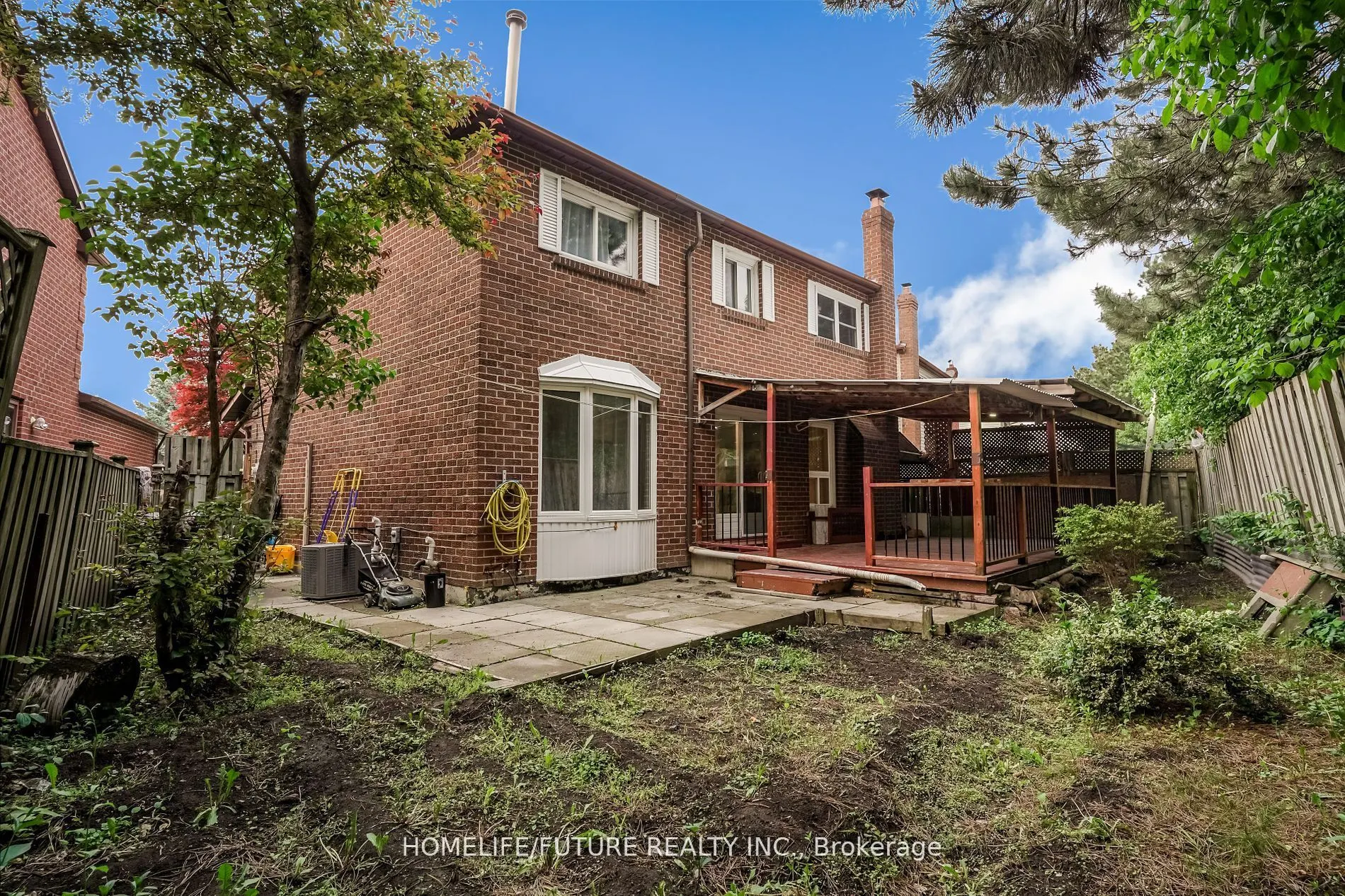 47 Carisbrooke Square, #Main & 2nd Flr