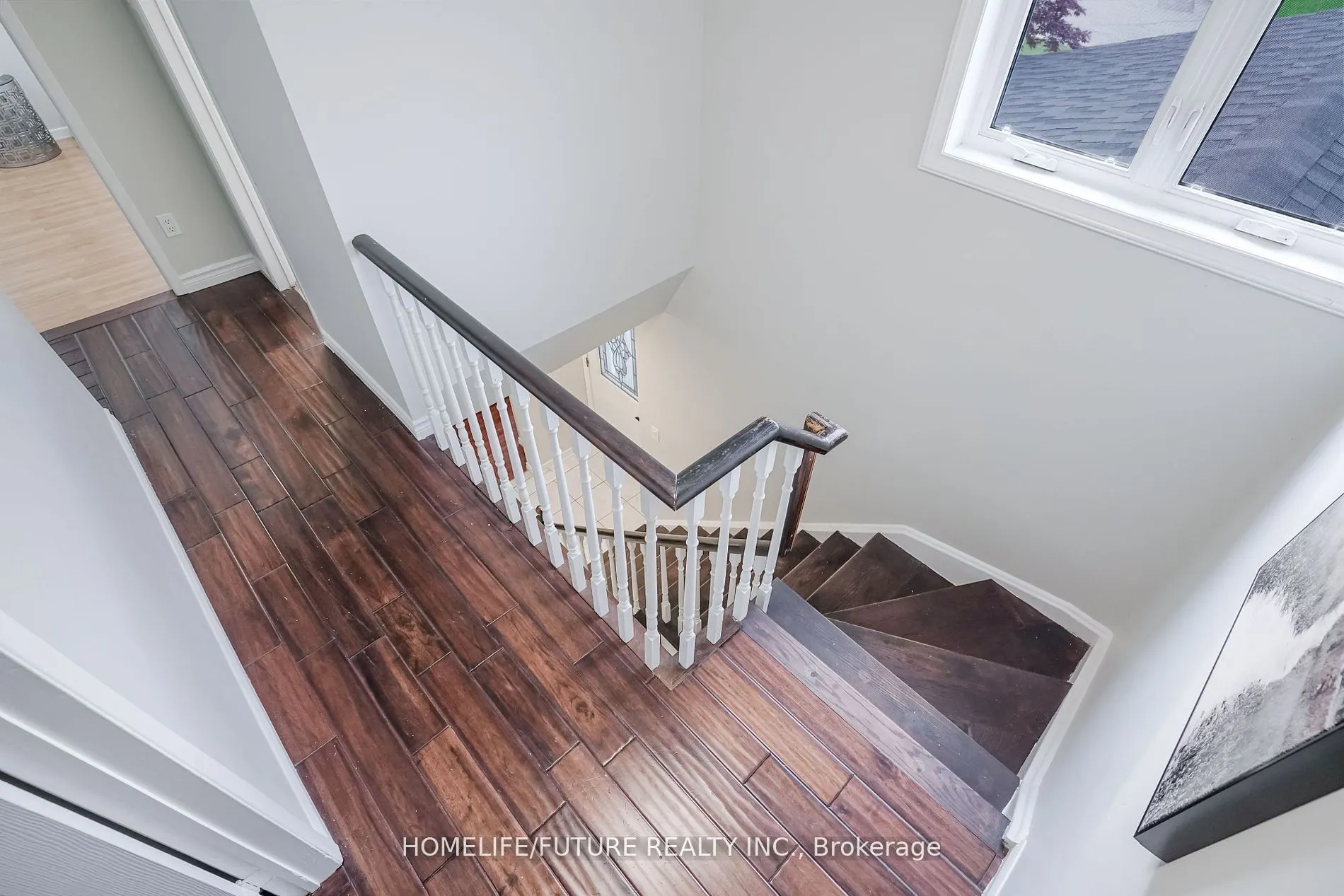 47 Carisbrooke Square, #Main & 2nd Flr