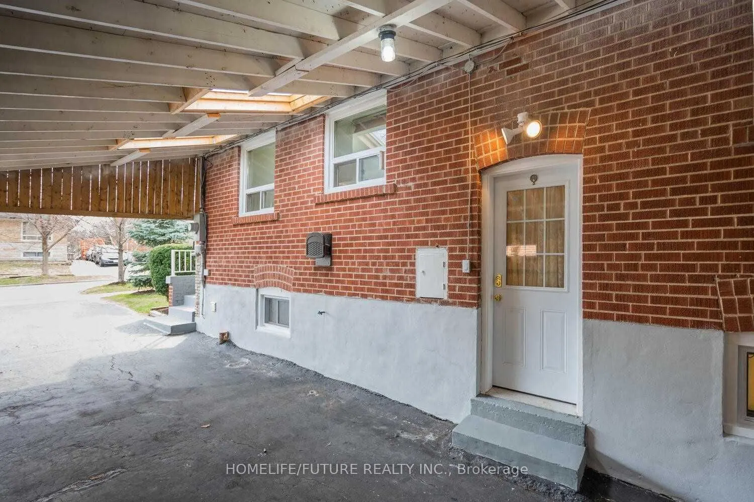 105 Mossbank Drive, #Main