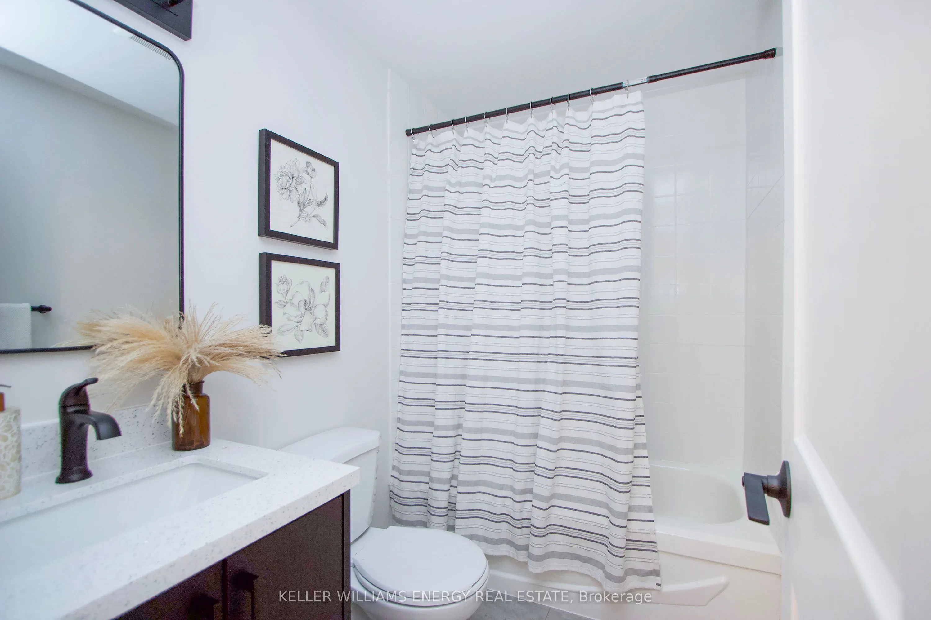 1133 Ritson Road N, #60