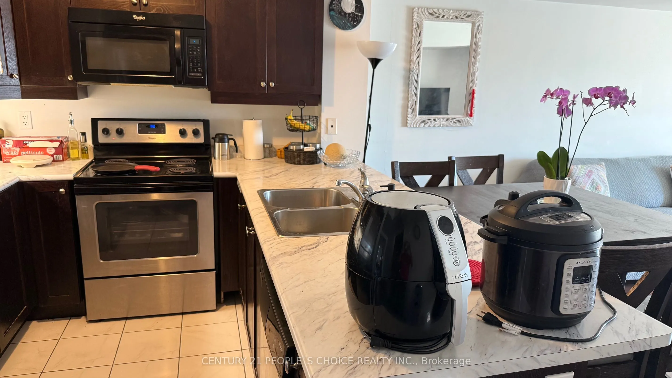 152 Kingston Road W, #10