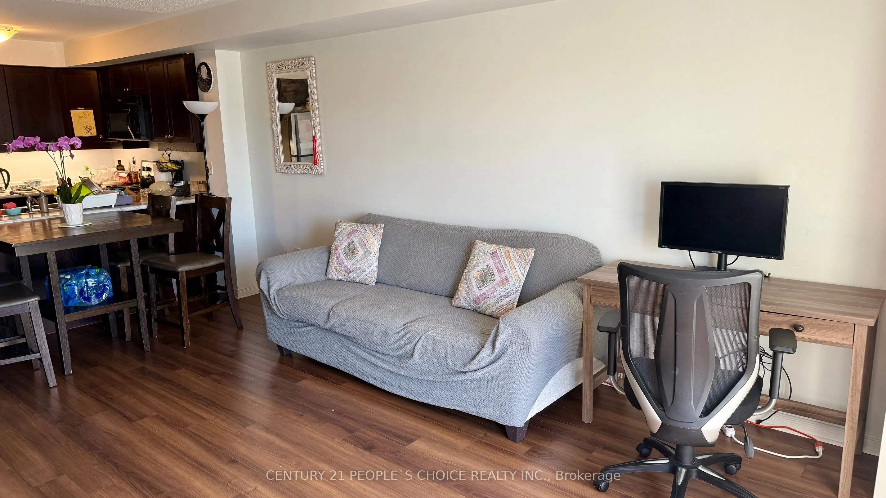152 Kingston Road W, #10