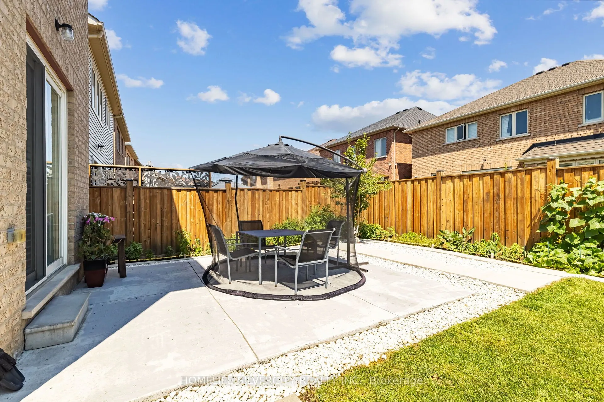 411 Windfields Farm Drive W, #MAIN