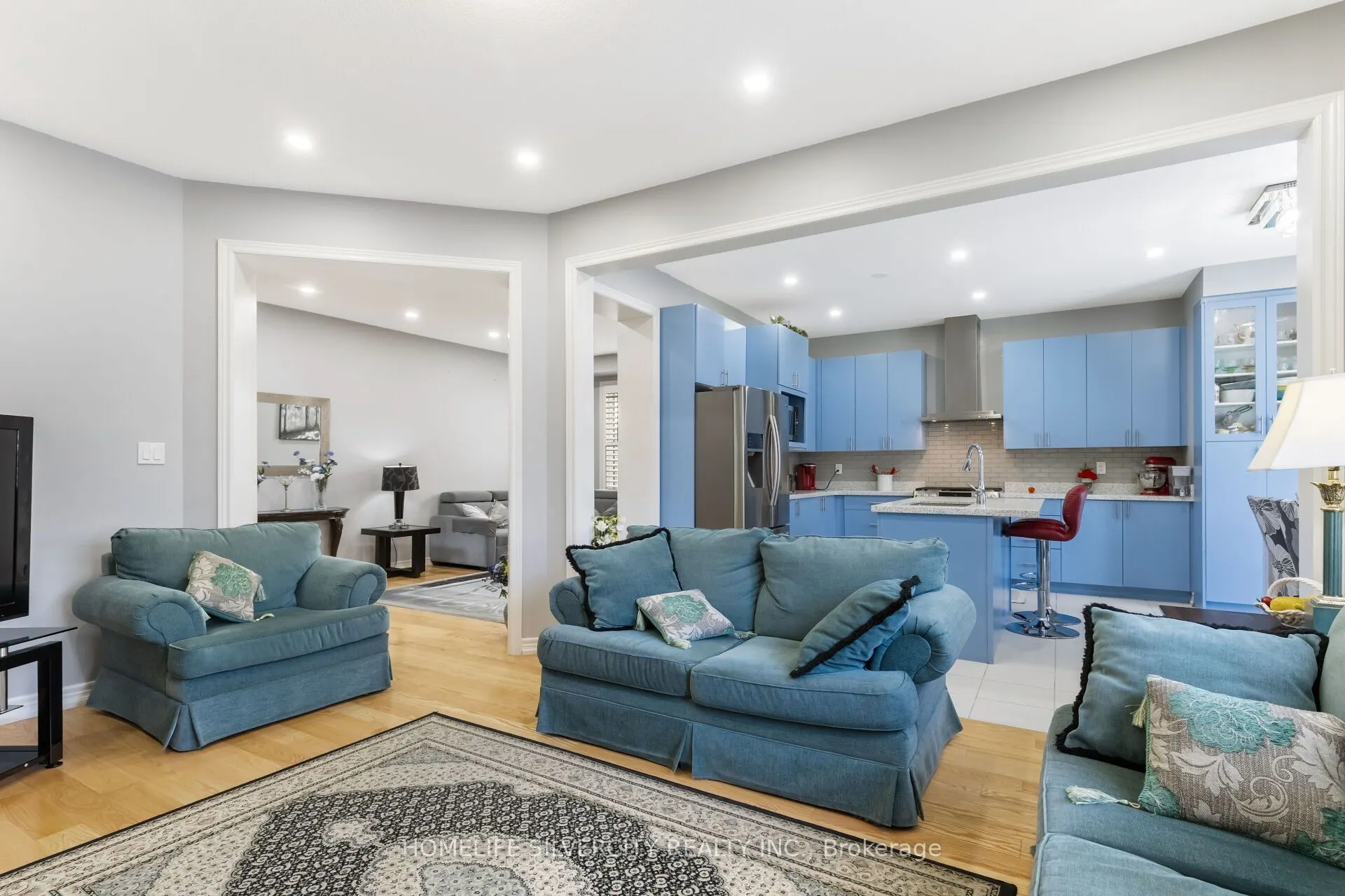 411 Windfields Farm Drive W, #MAIN