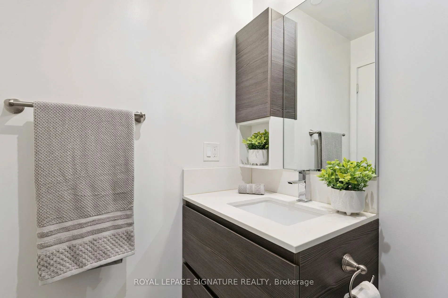 665 Kingston Road, #7