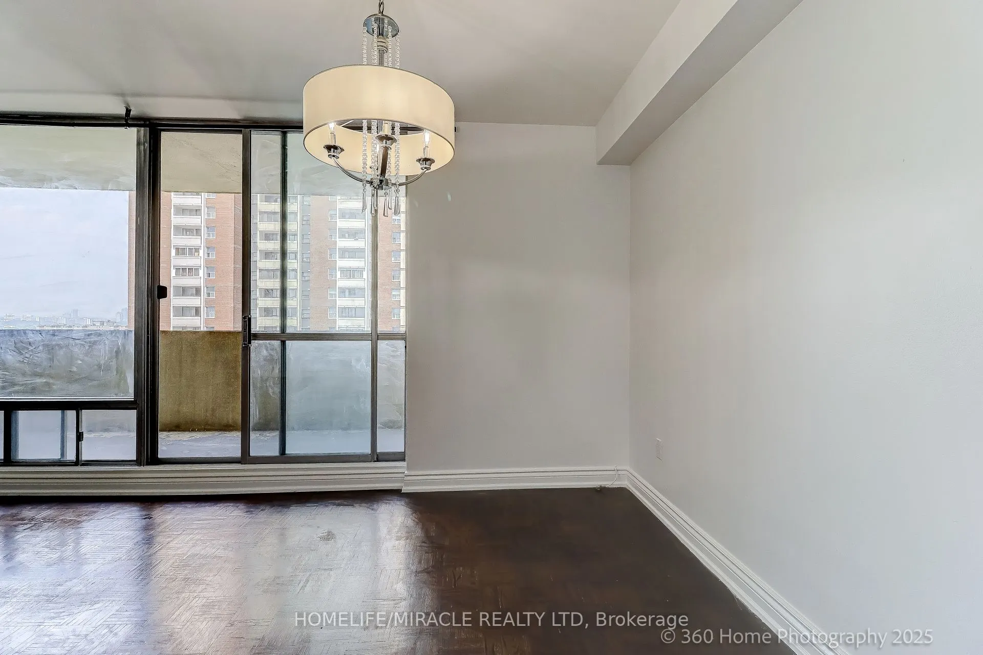 5 Massey Square, #1819