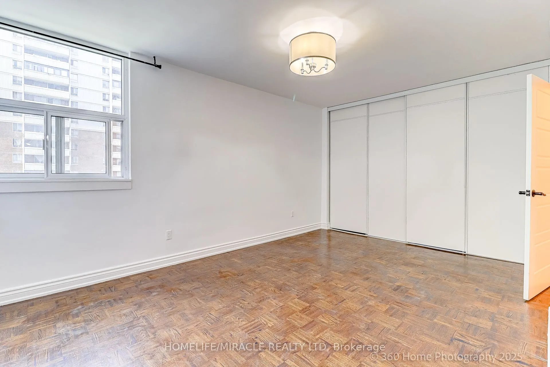 5 Massey Square, #1819