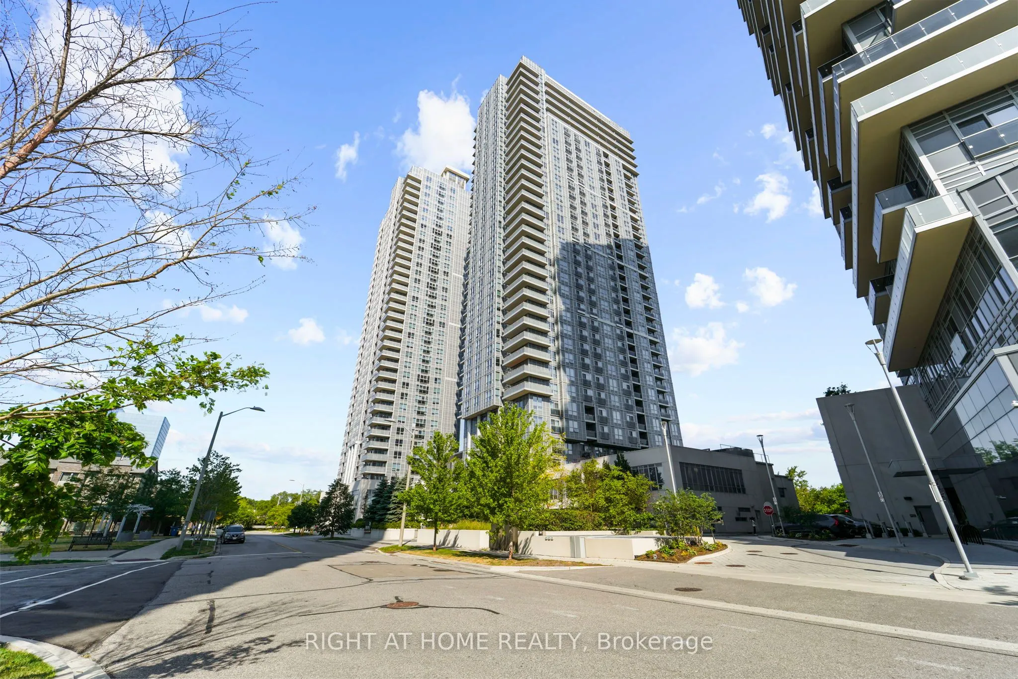 255 Village Green Square, #01