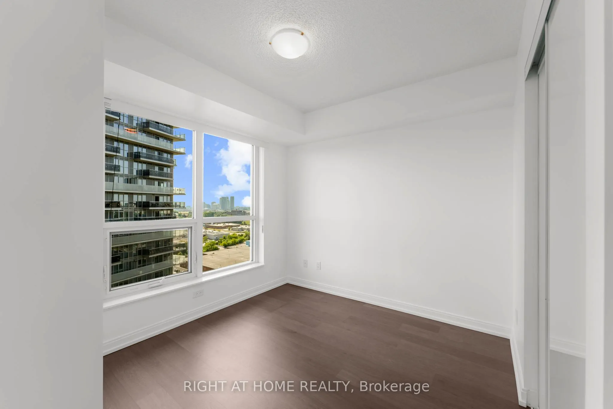 255 Village Green Square, #01