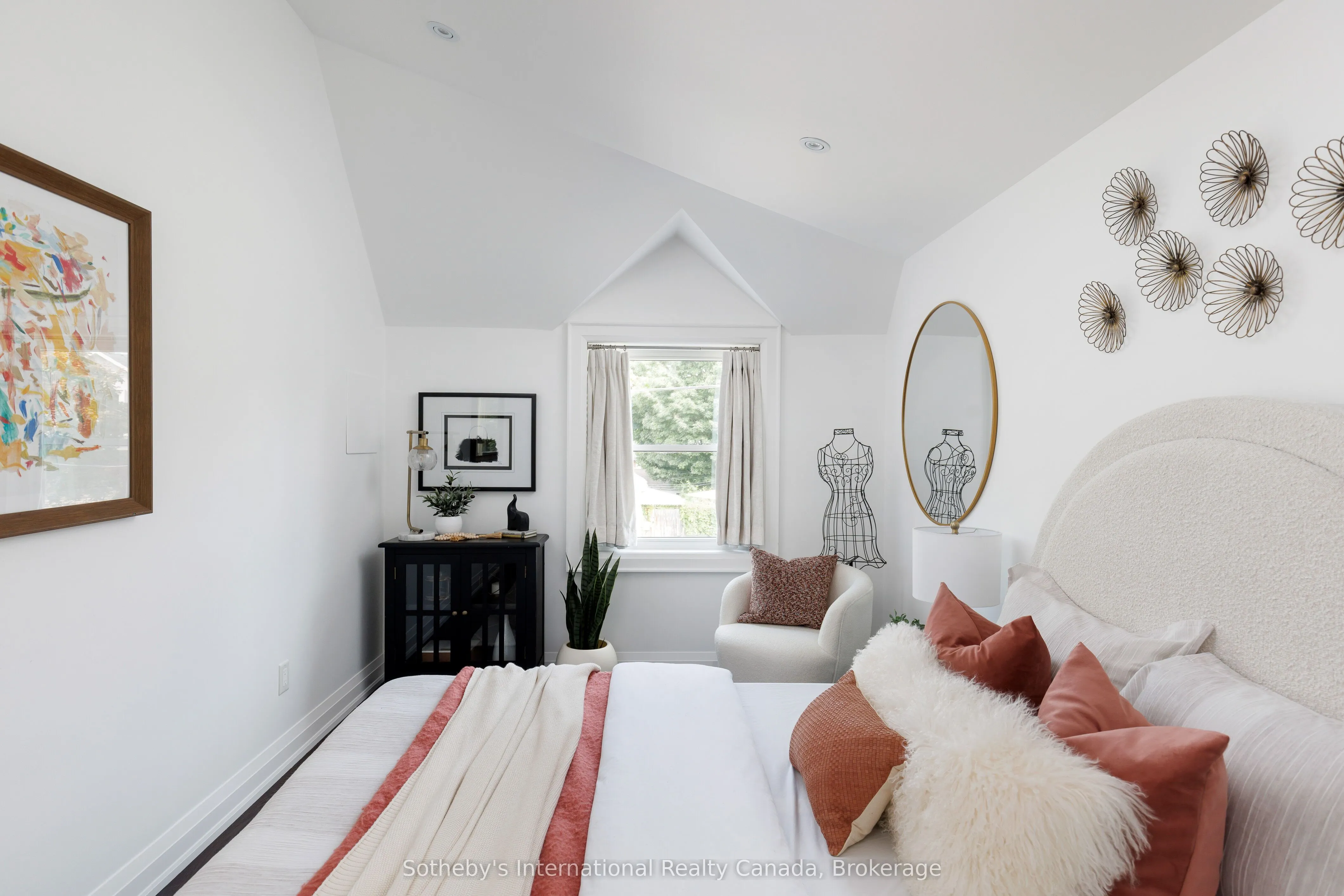 24 Parkview Heights