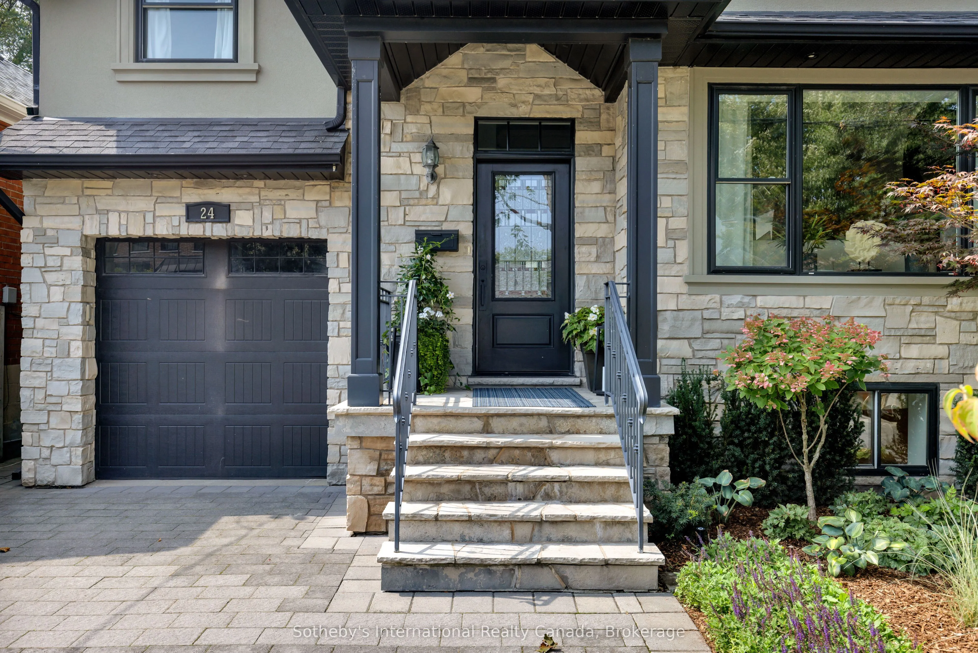 24 Parkview Heights