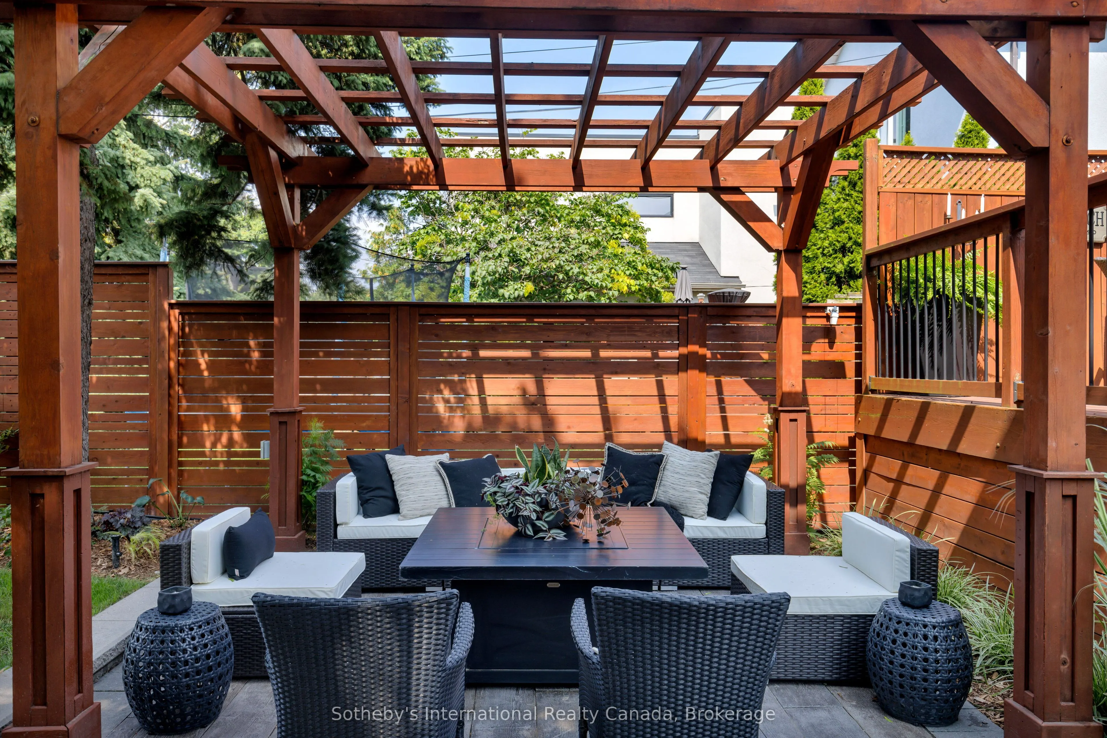 24 Parkview Heights