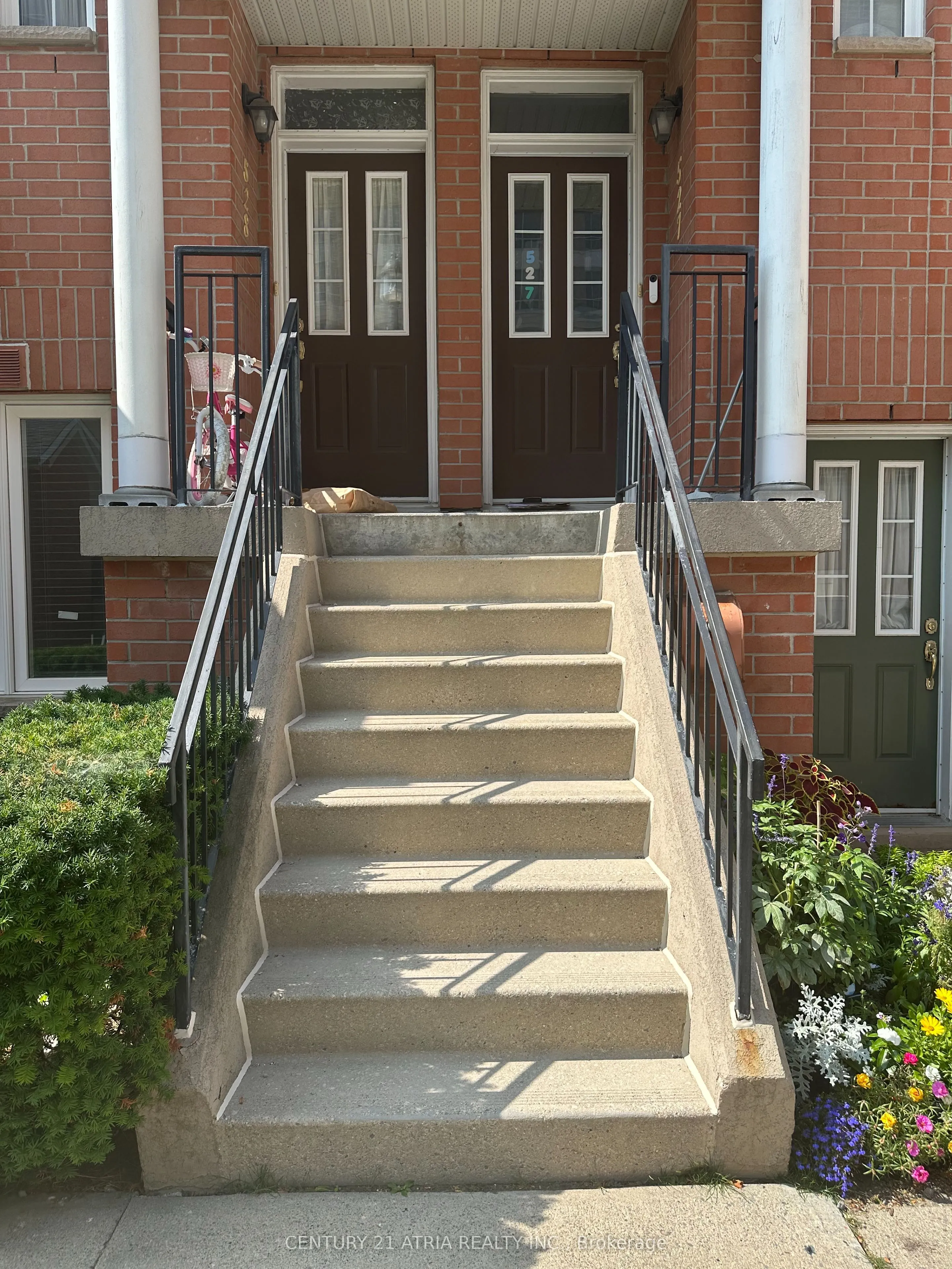 1881 McNicoll Avenue, #527
