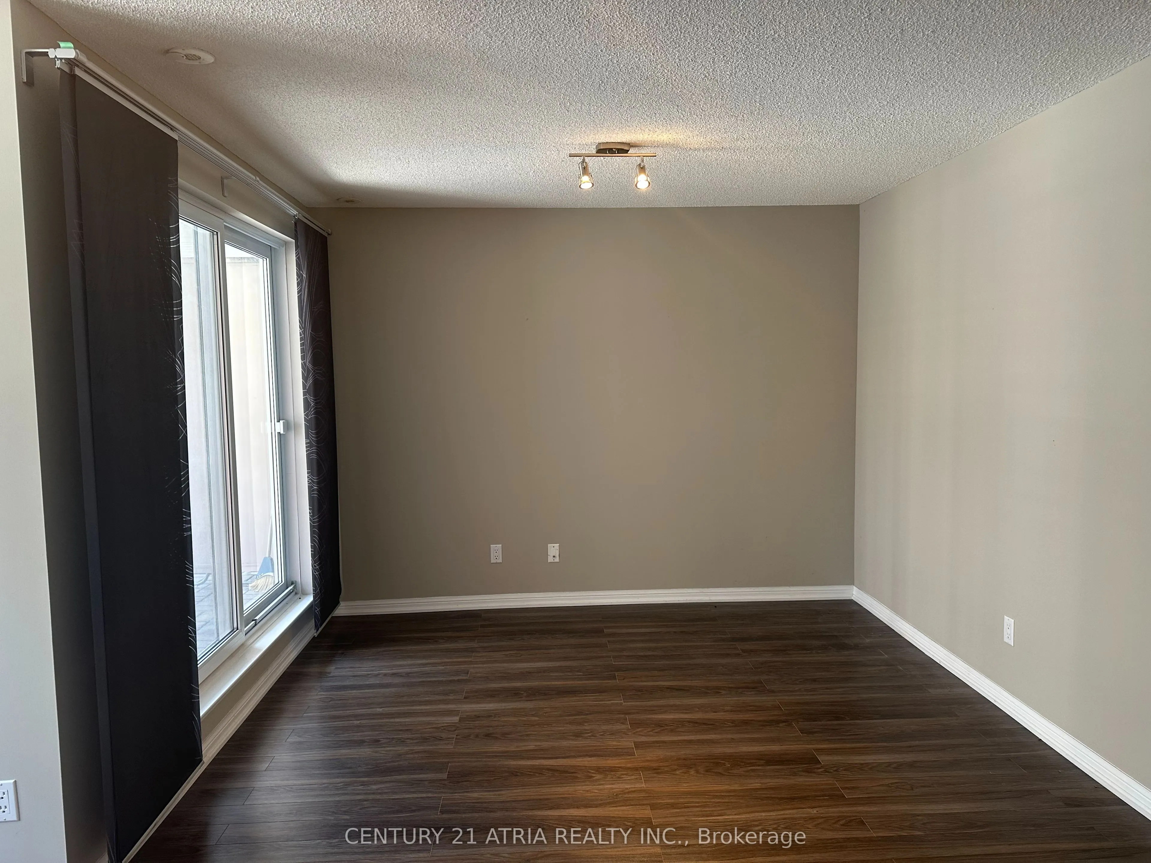 1881 McNicoll Avenue, #527