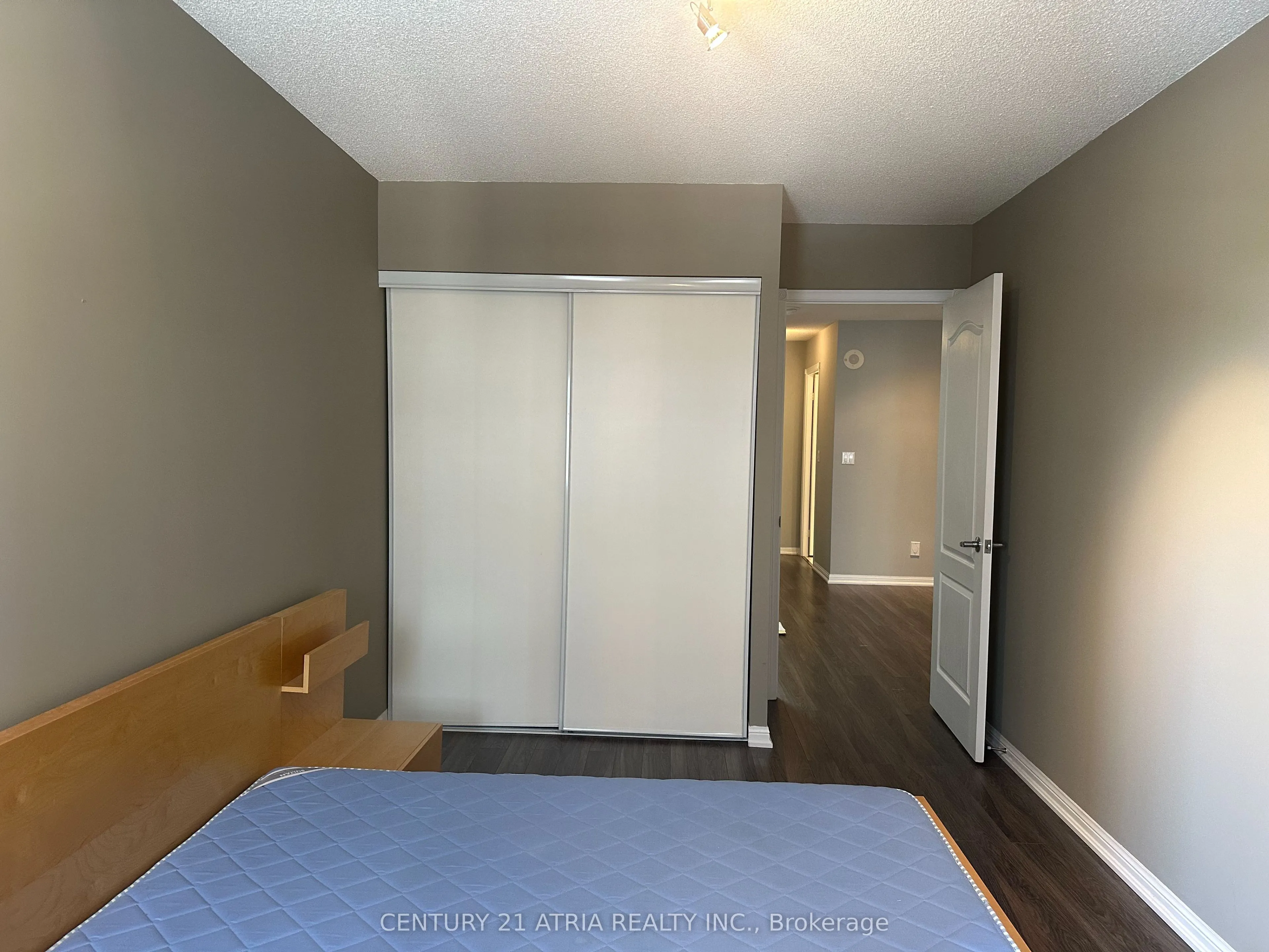 1881 McNicoll Avenue, #527