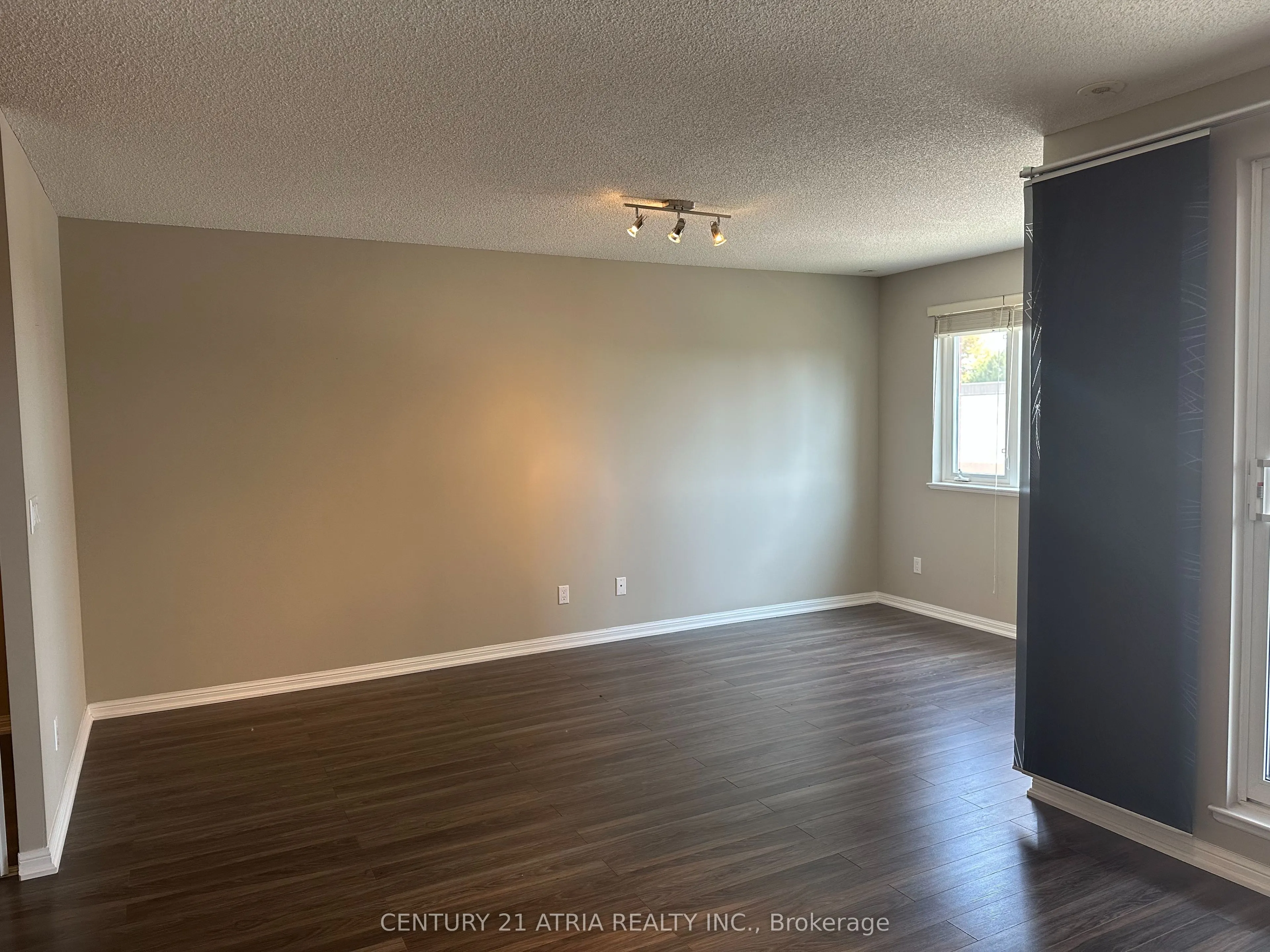 1881 McNicoll Avenue, #527