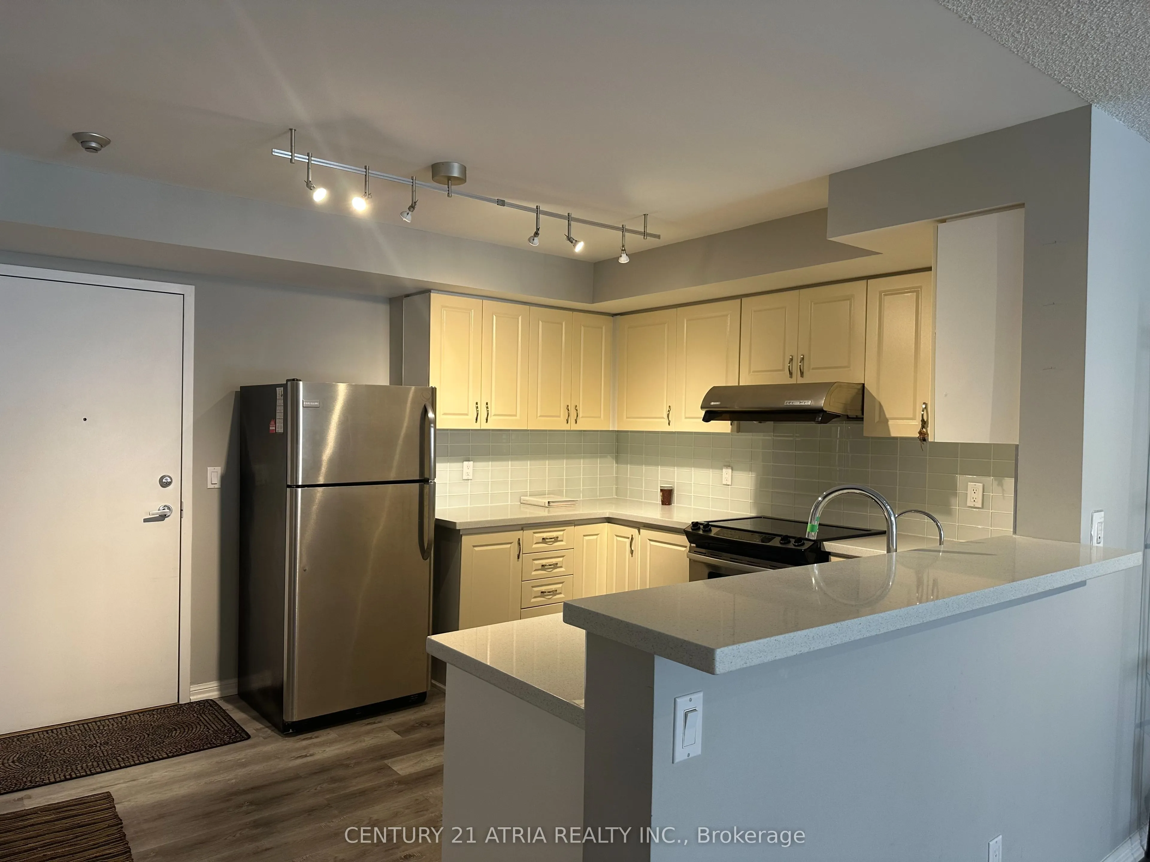 1881 McNicoll Avenue, #527