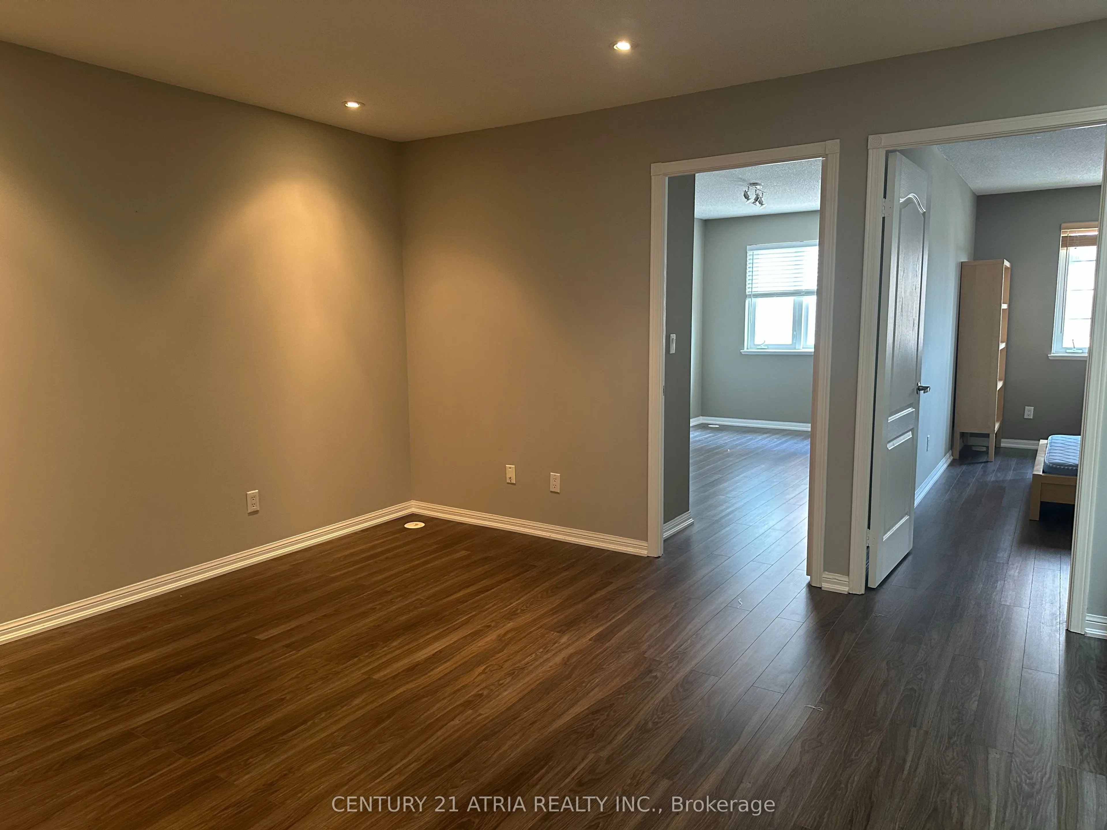 1881 McNicoll Avenue, #527