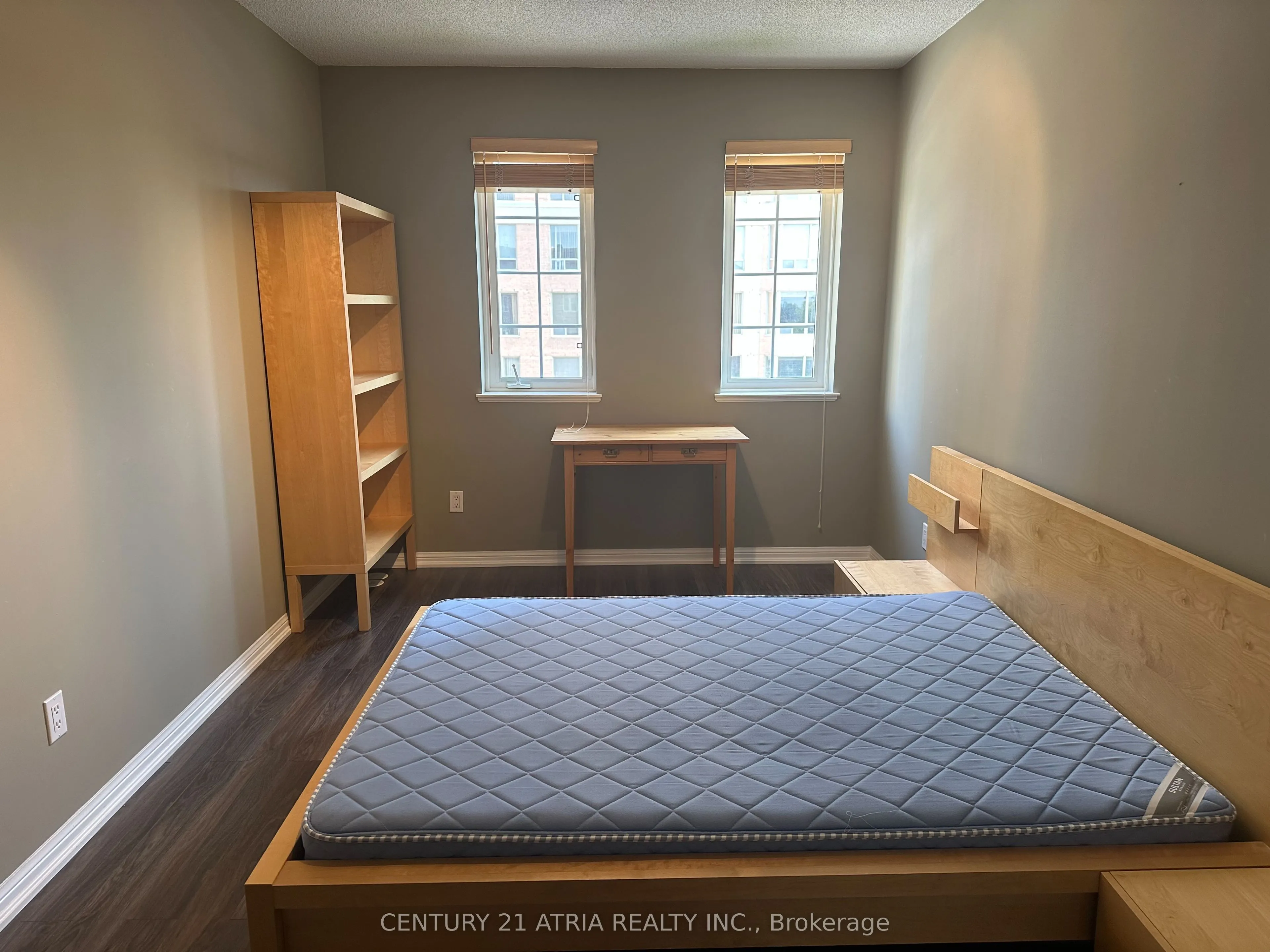 1881 McNicoll Avenue, #527