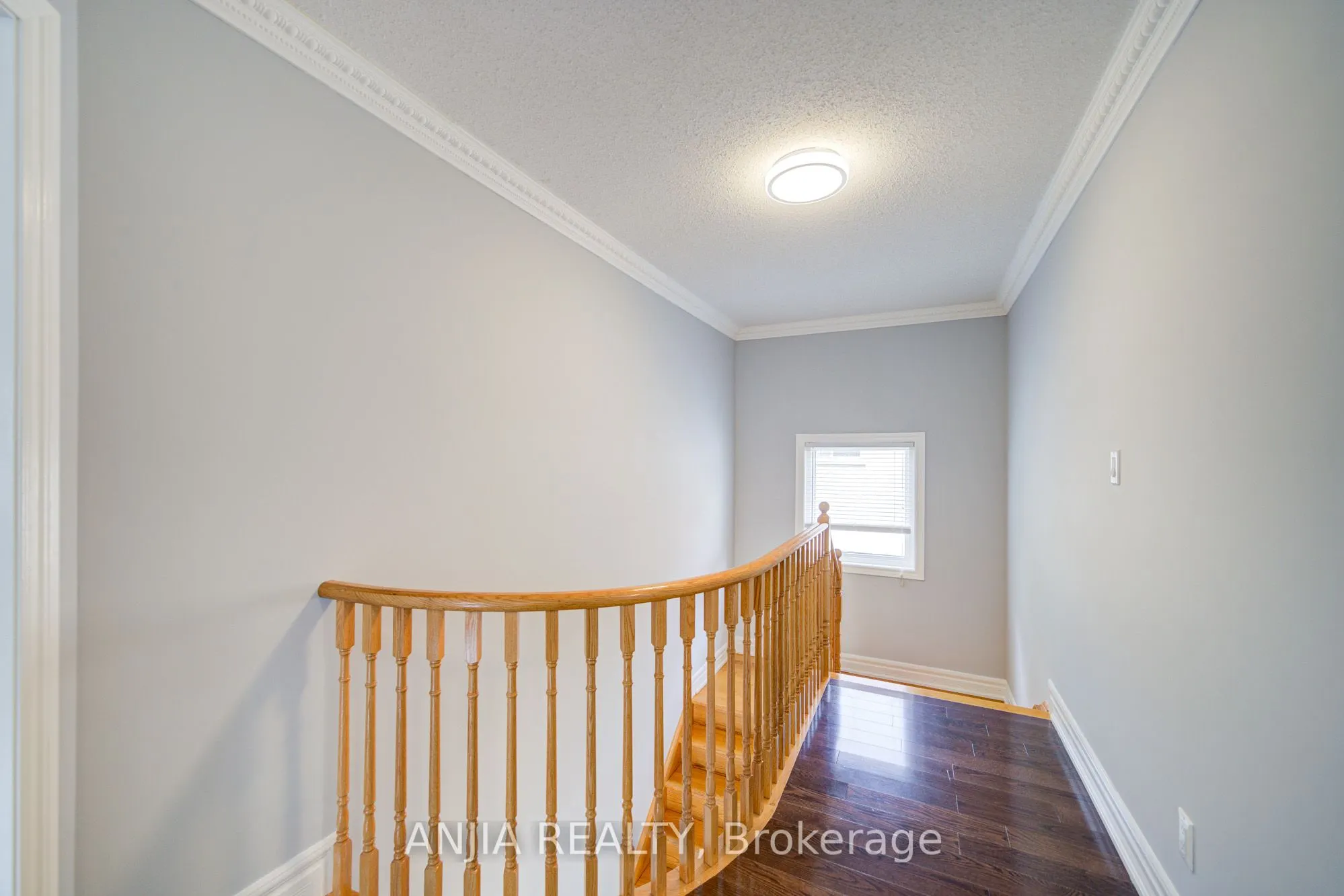 10 Thistledown Crescent