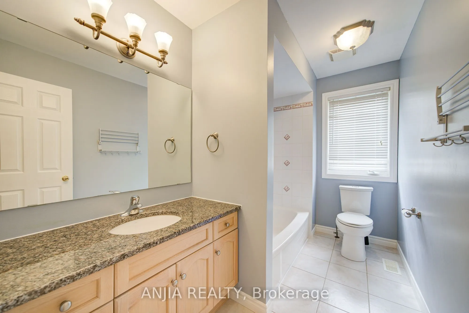 10 Thistledown Crescent