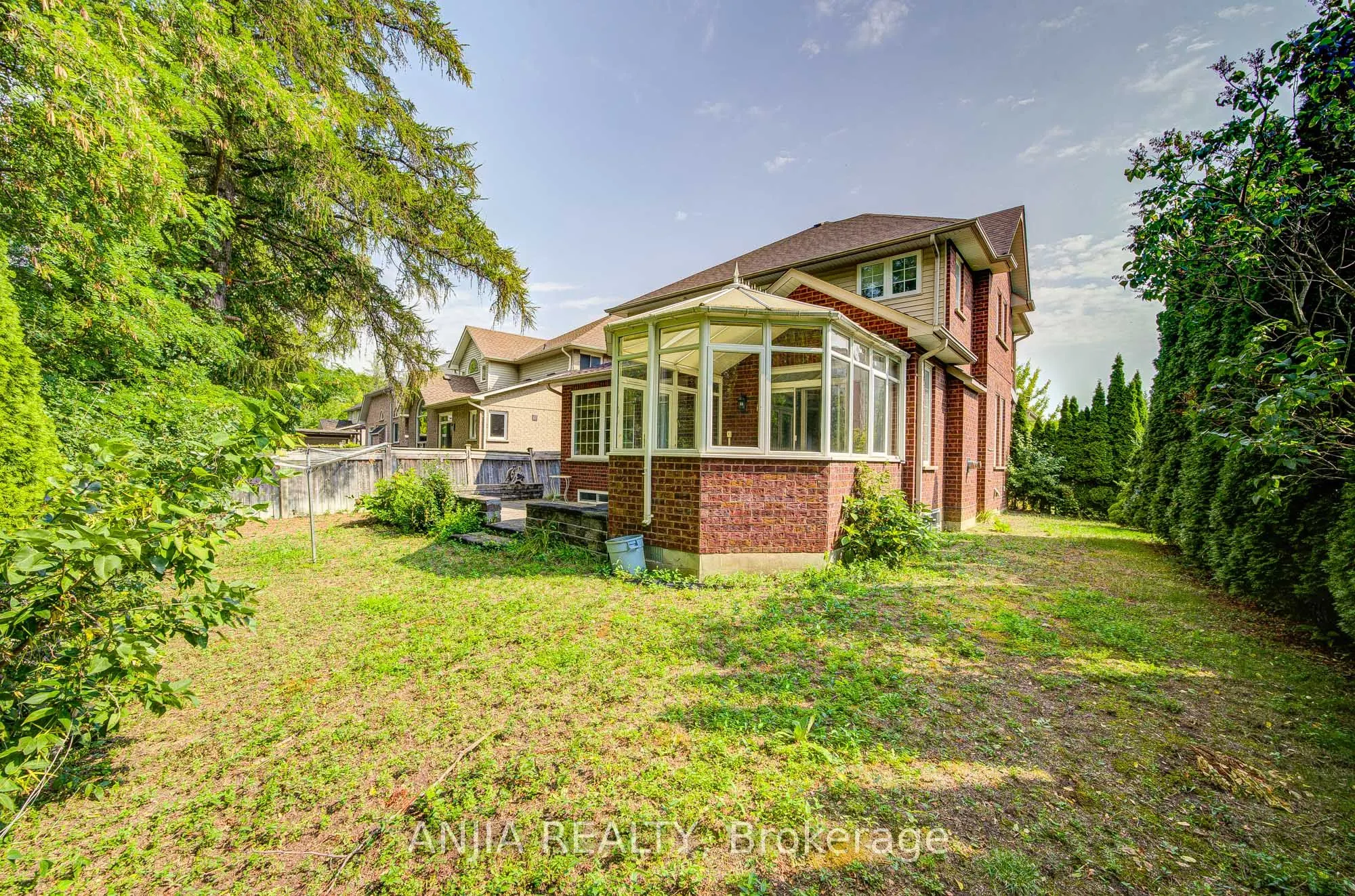 10 Thistledown Crescent