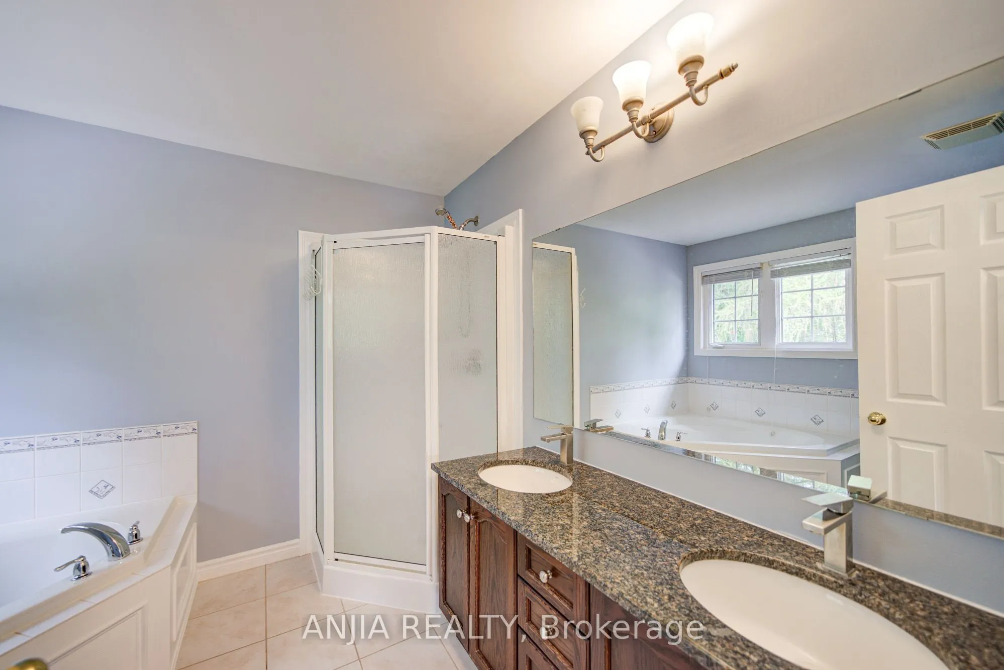 10 Thistledown Crescent