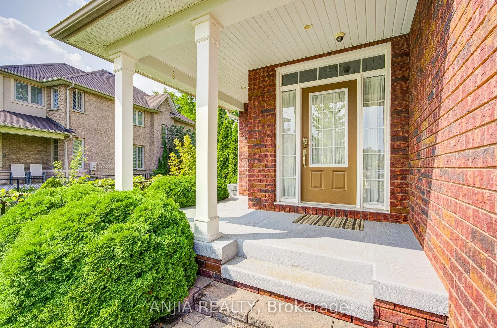 10 Thistledown Crescent