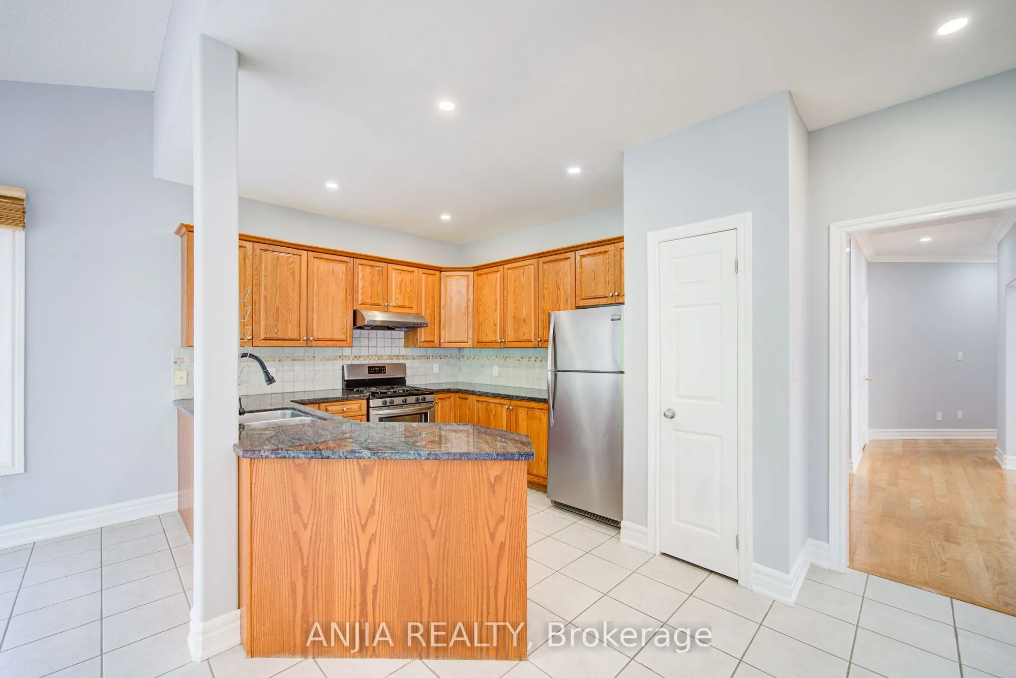 10 Thistledown Crescent
