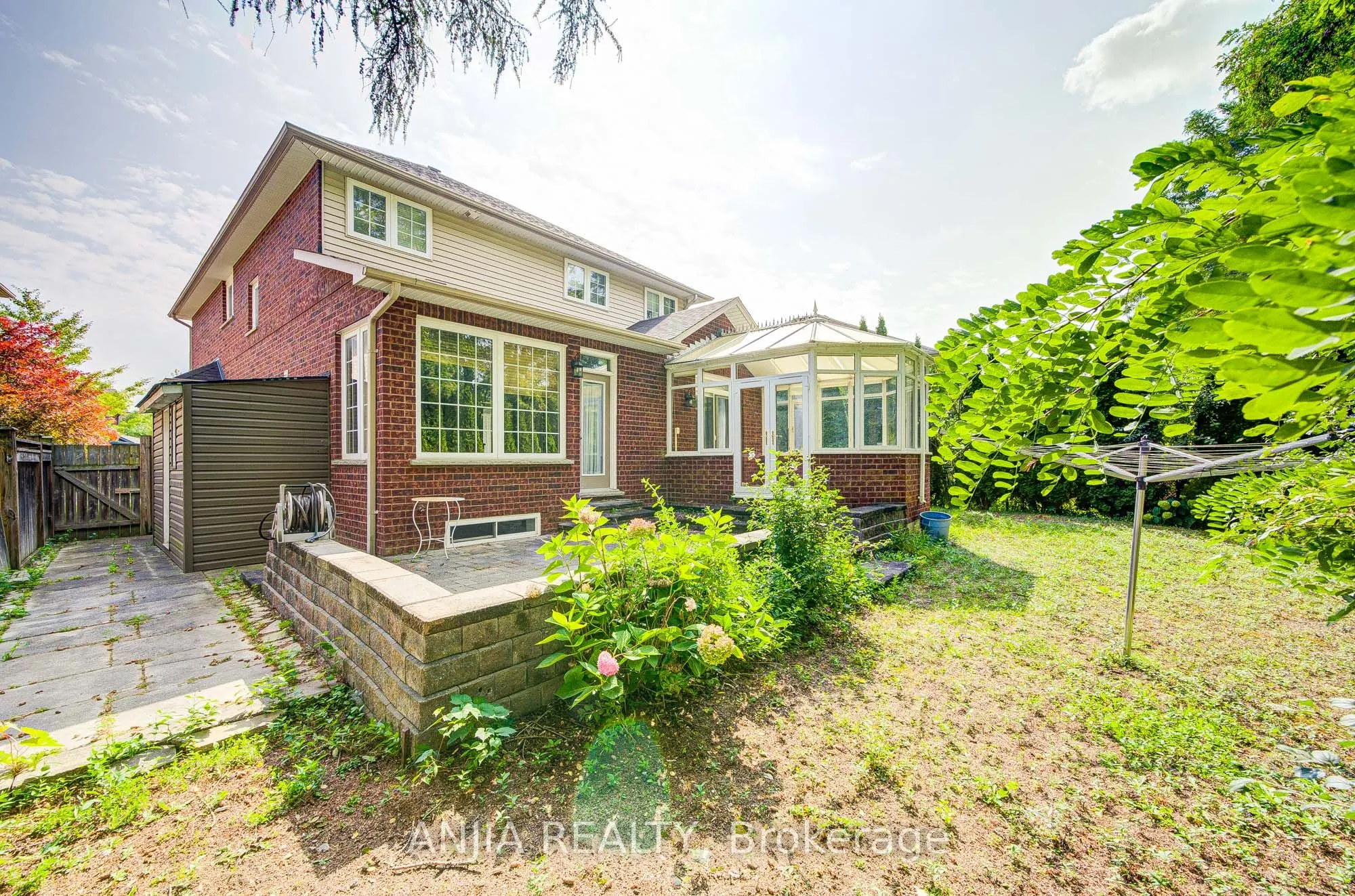 10 Thistledown Crescent