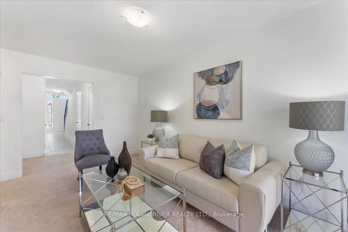 42 Elkington Crescent