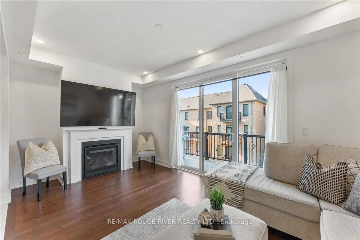 42 Elkington Crescent