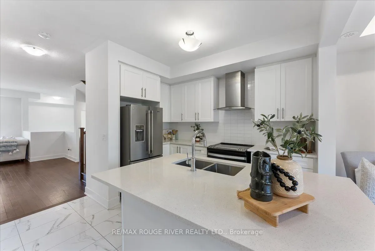 42 Elkington Crescent