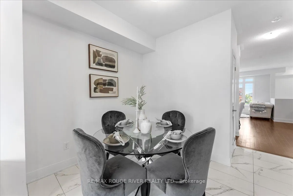 42 Elkington Crescent
