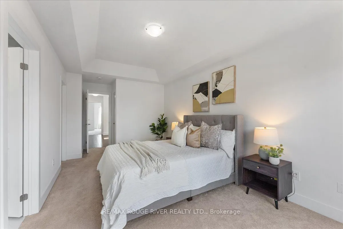 42 Elkington Crescent
