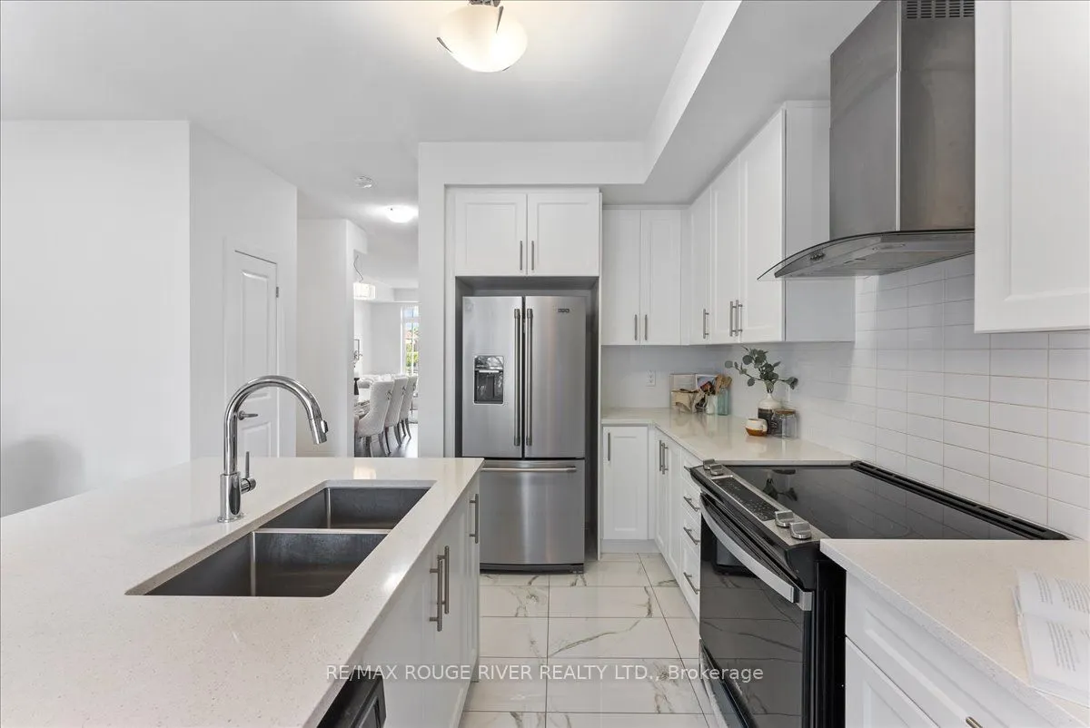 42 Elkington Crescent