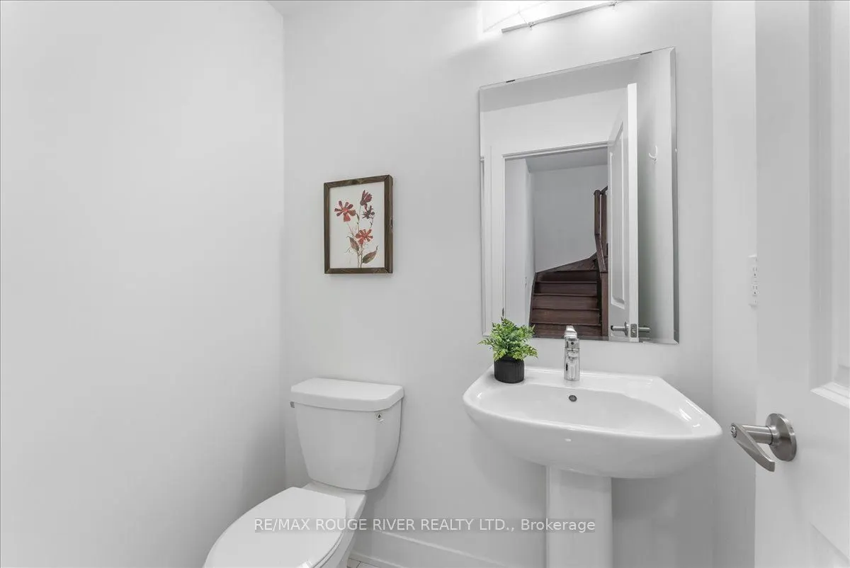 42 Elkington Crescent