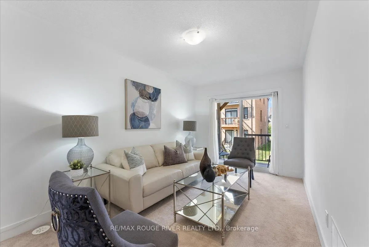 42 Elkington Crescent