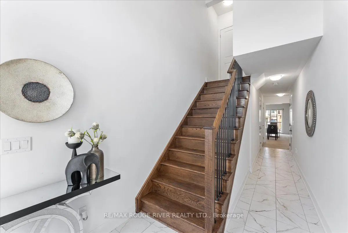 42 Elkington Crescent