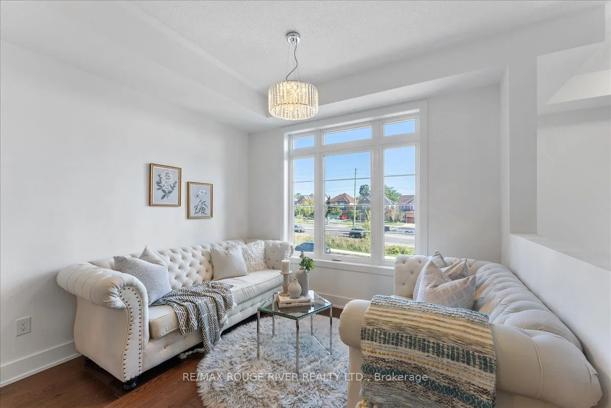 42 Elkington Crescent