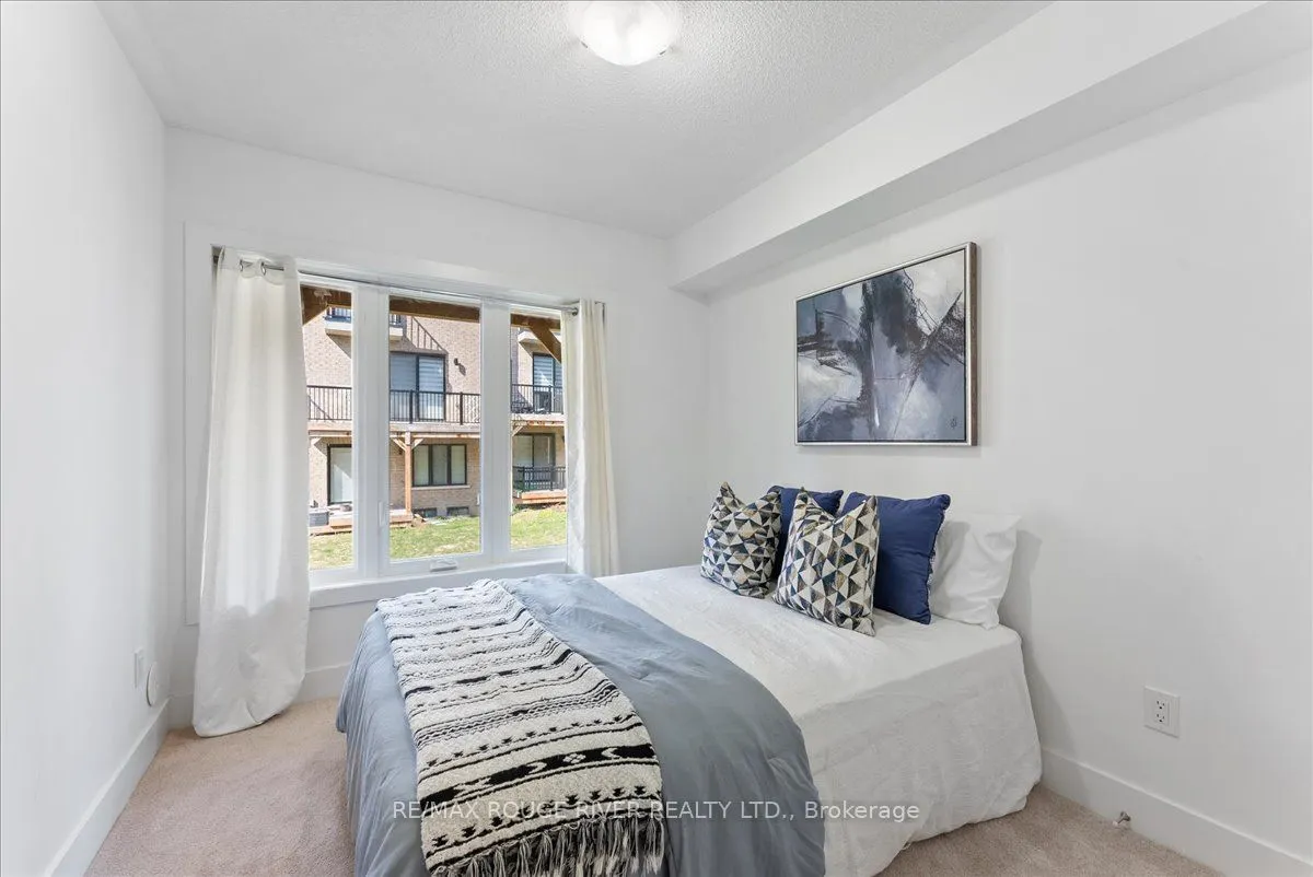 42 Elkington Crescent