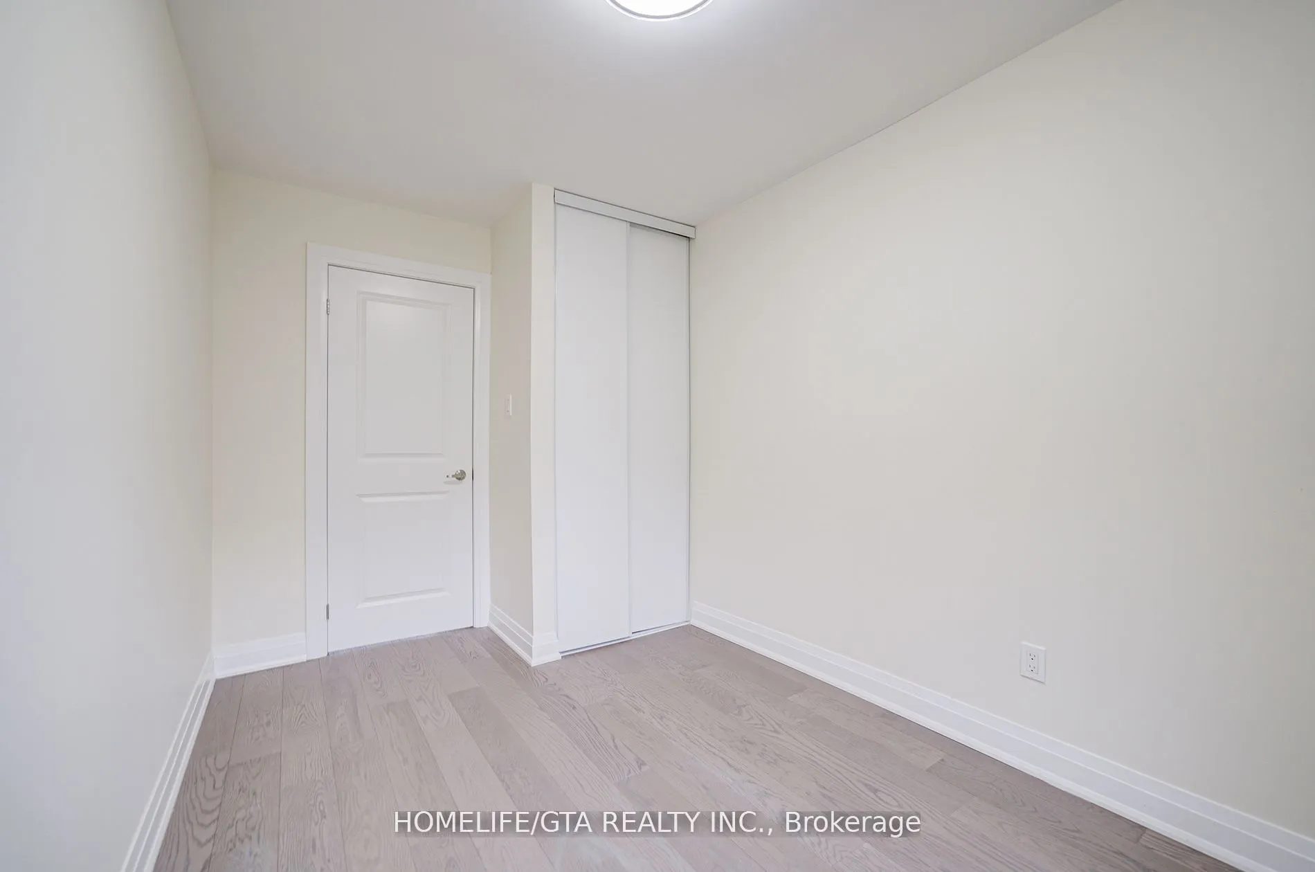 6 Sprucewood Court