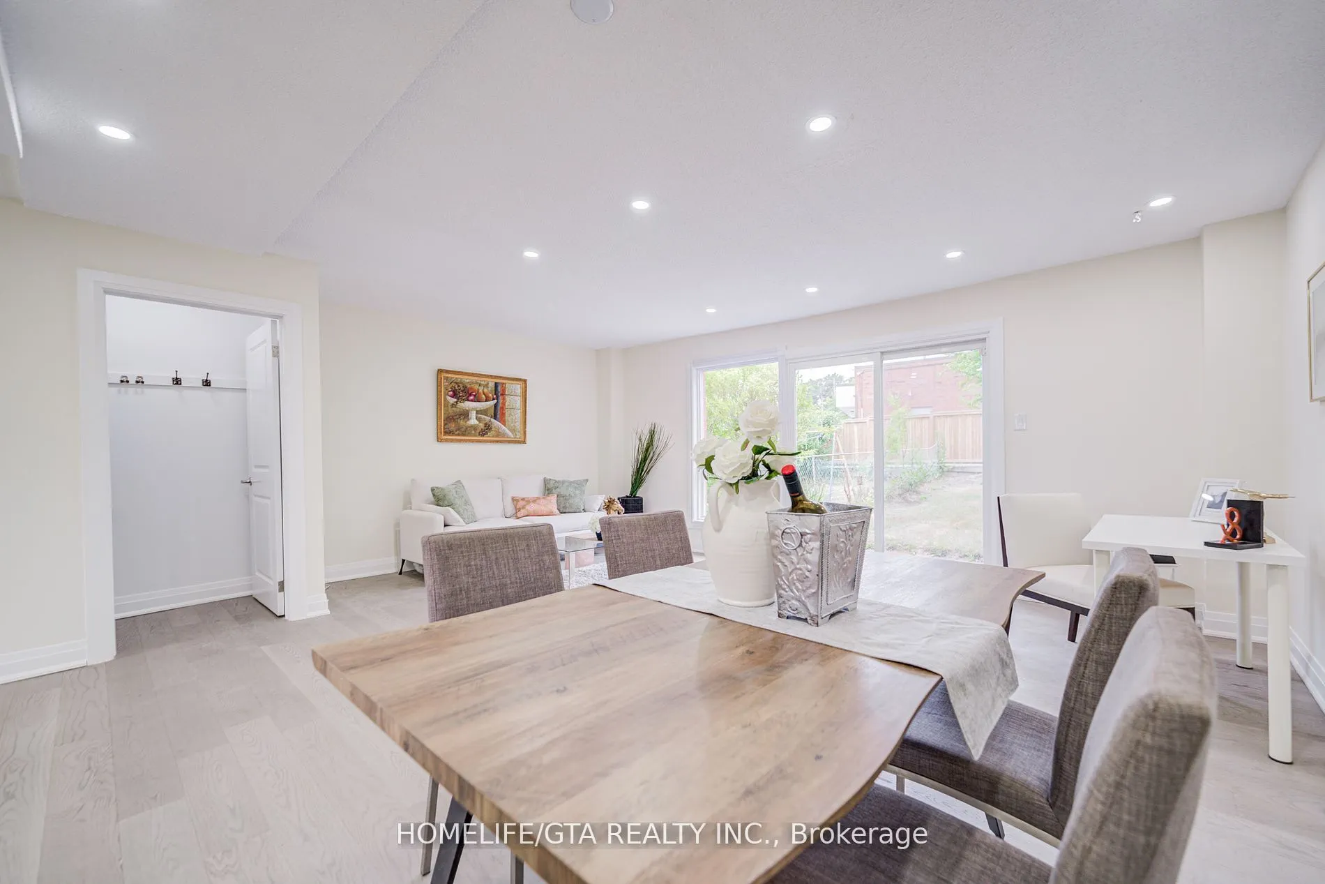 6 Sprucewood Court