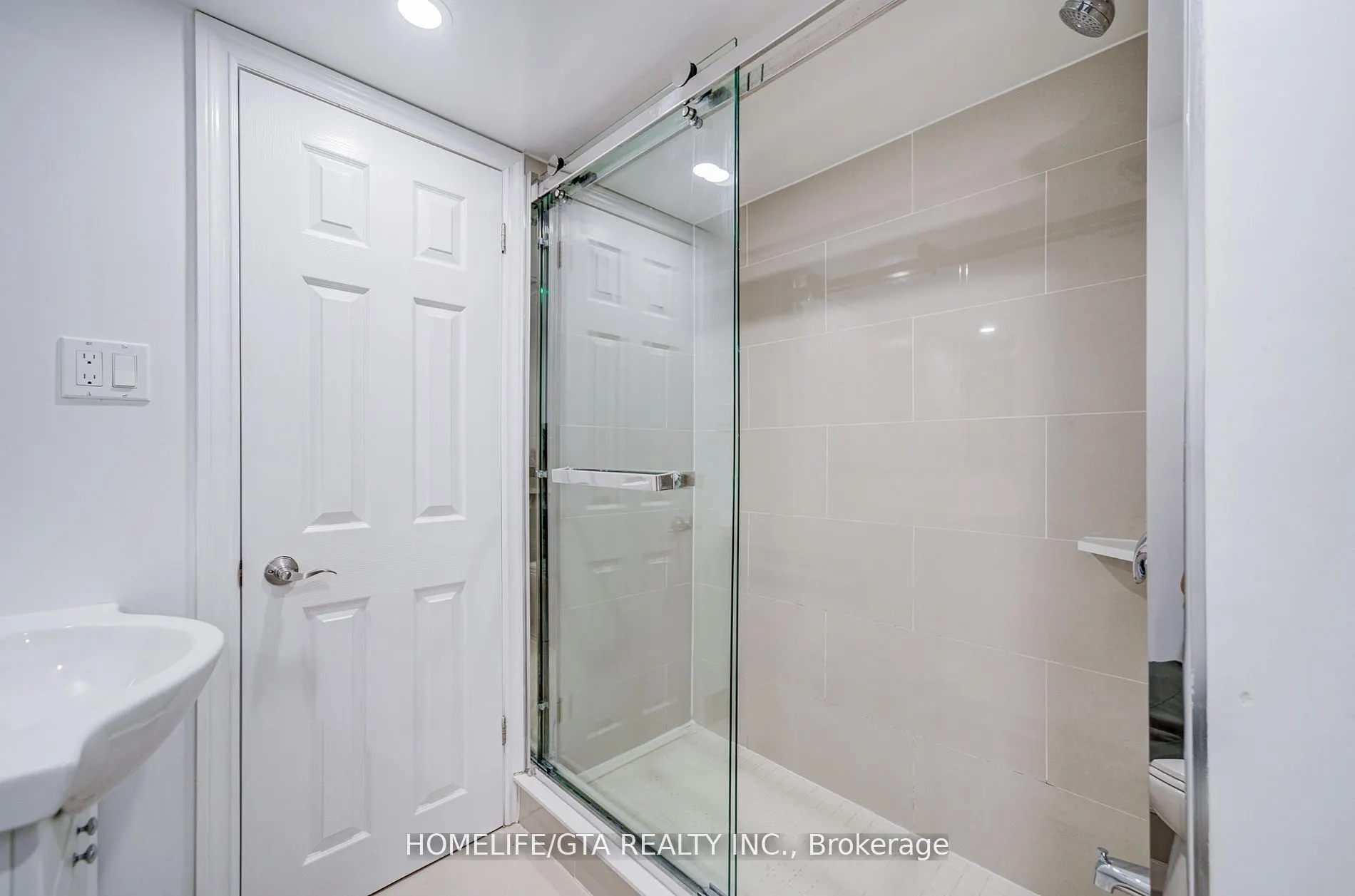 6 Sprucewood Court